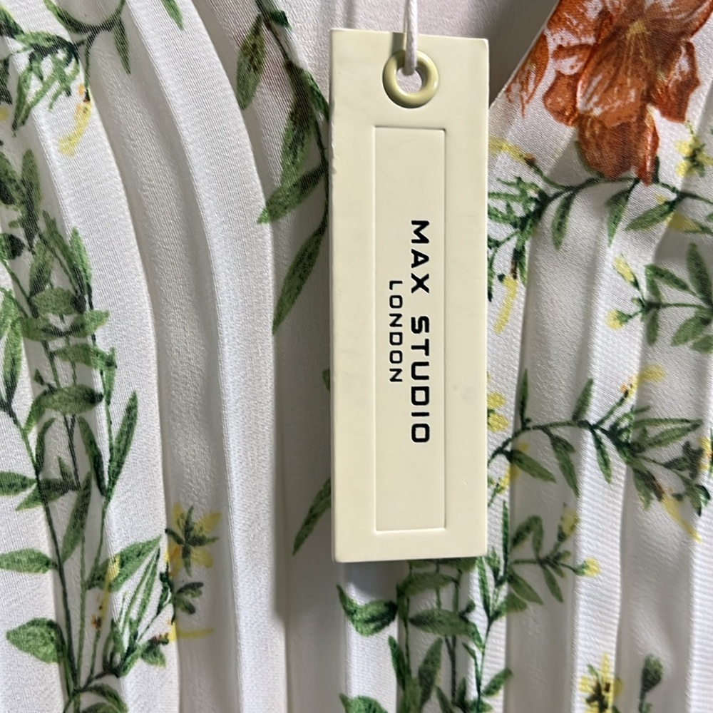 NWT pleated floral dress Max Studio London - Picture 4 of 9